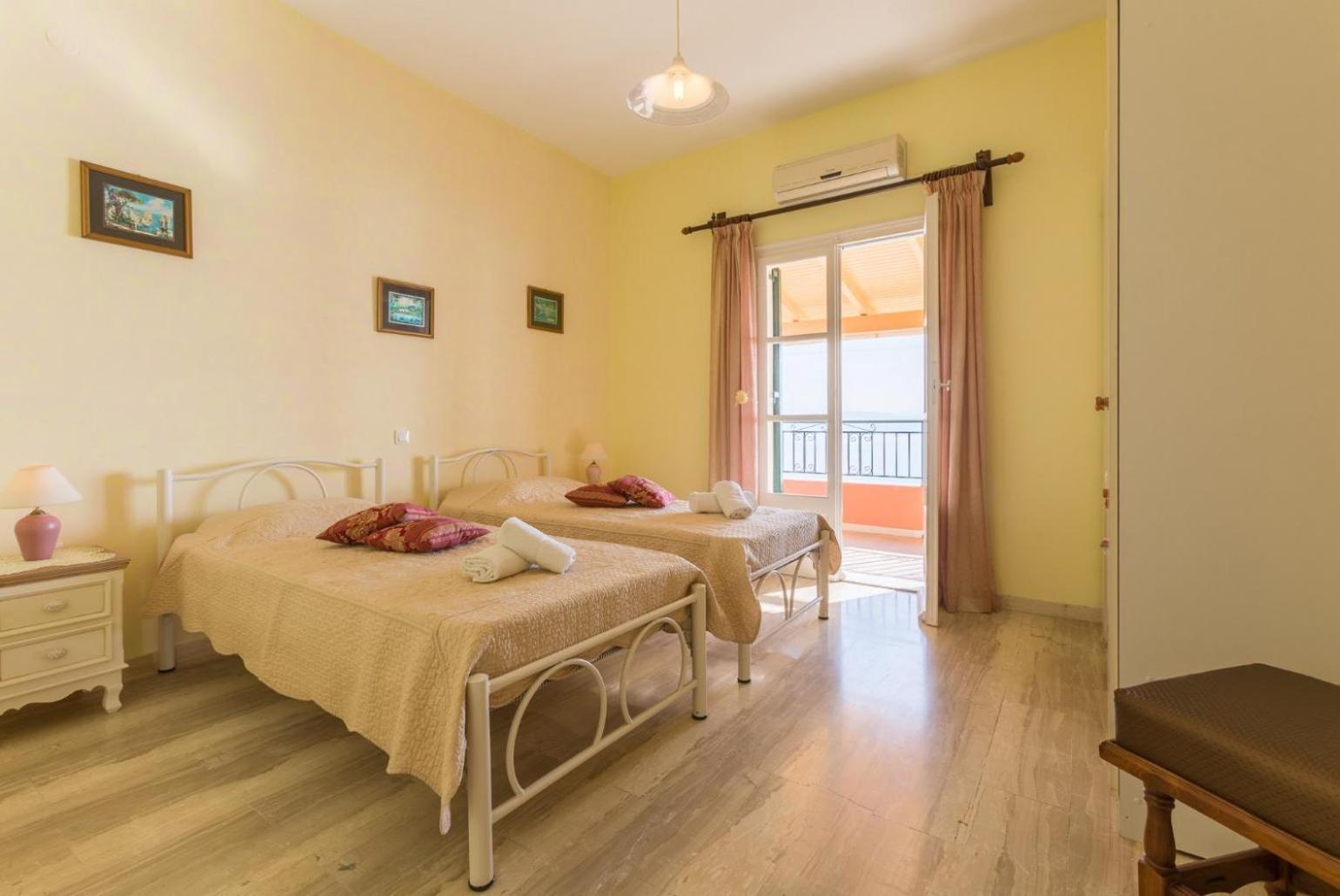 Villa Aris Gimari Exterior foto
